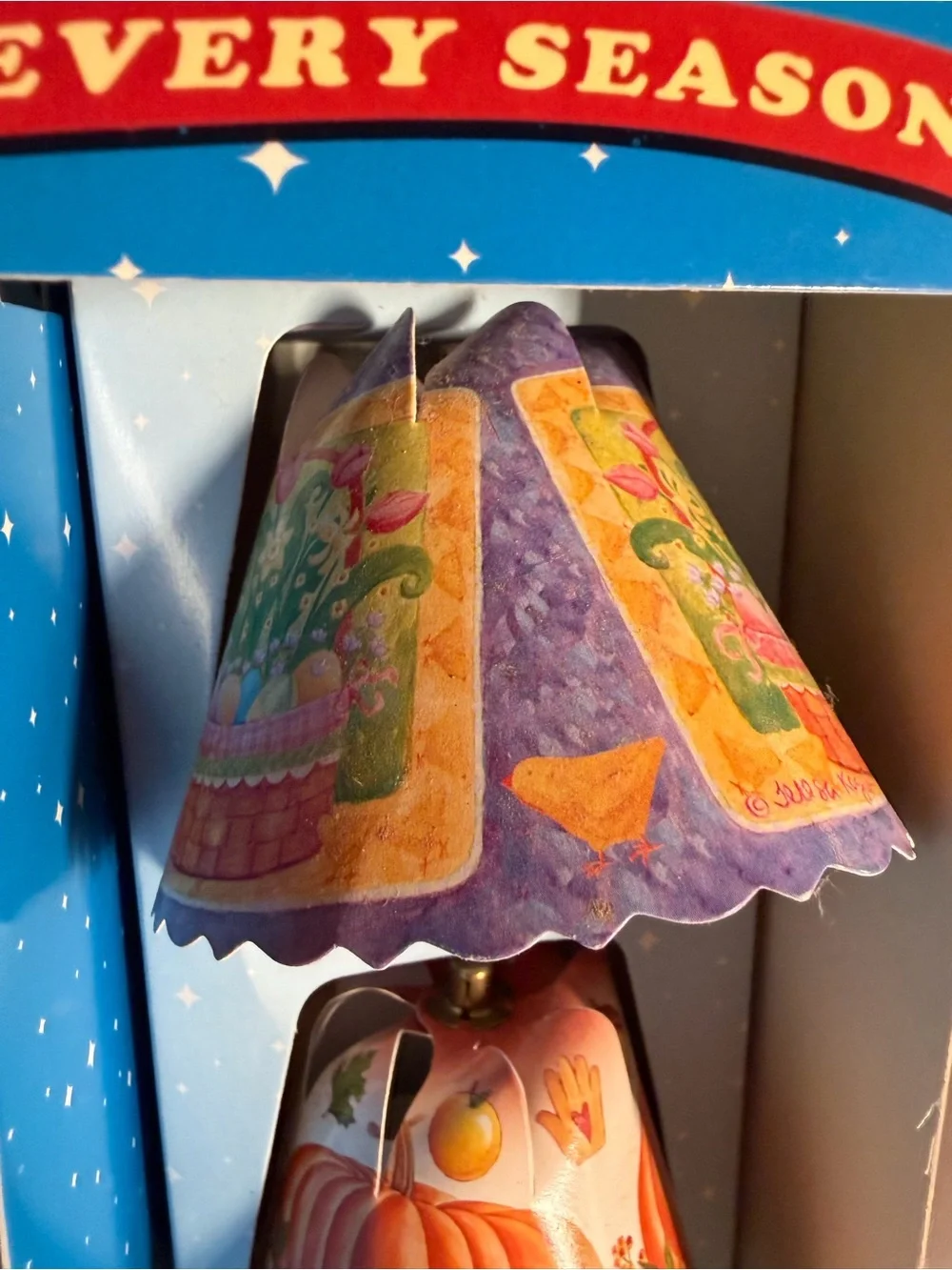 Rotating Nightlight with Decorative Shades - Multi-Color